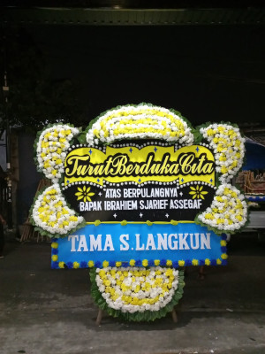 Papan Bunga Duka di Ngkaring Karing